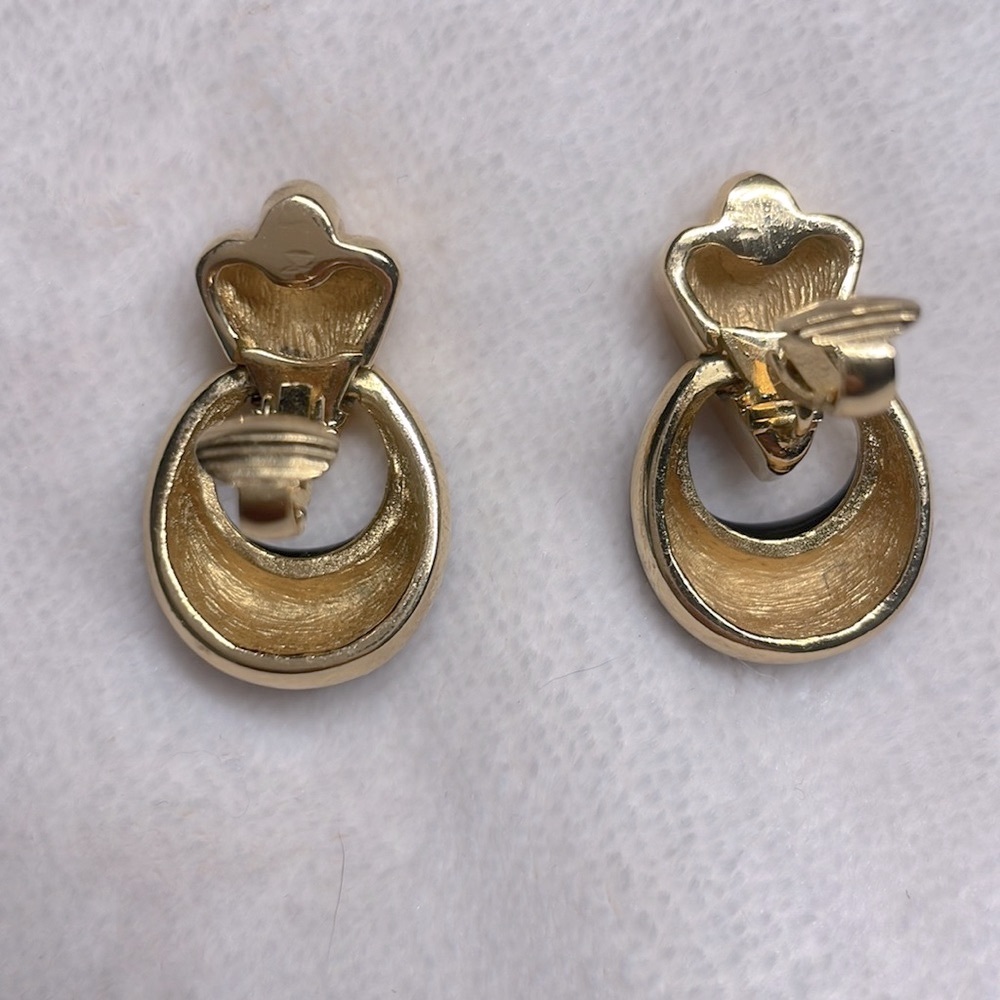Christian Dior Vintage Grosse Gold Plated Clip-on Earrings - Picture 5 of 12